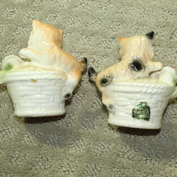 Original Arnat Creation Numbered Ceramic Cats in Flower Baskets Salt & Pepper Sh - Picture 2 of 7
